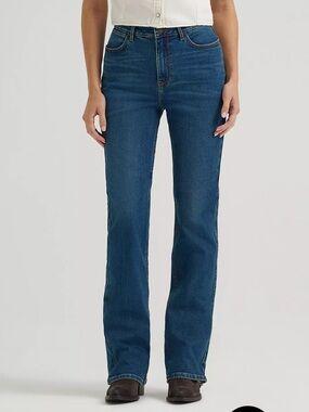 NWOT Women's Wrangler High-Rise Bootcut Jeans Size 8